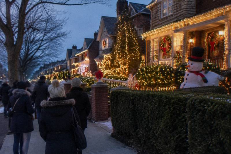 Dyker Heights Lights On Foot